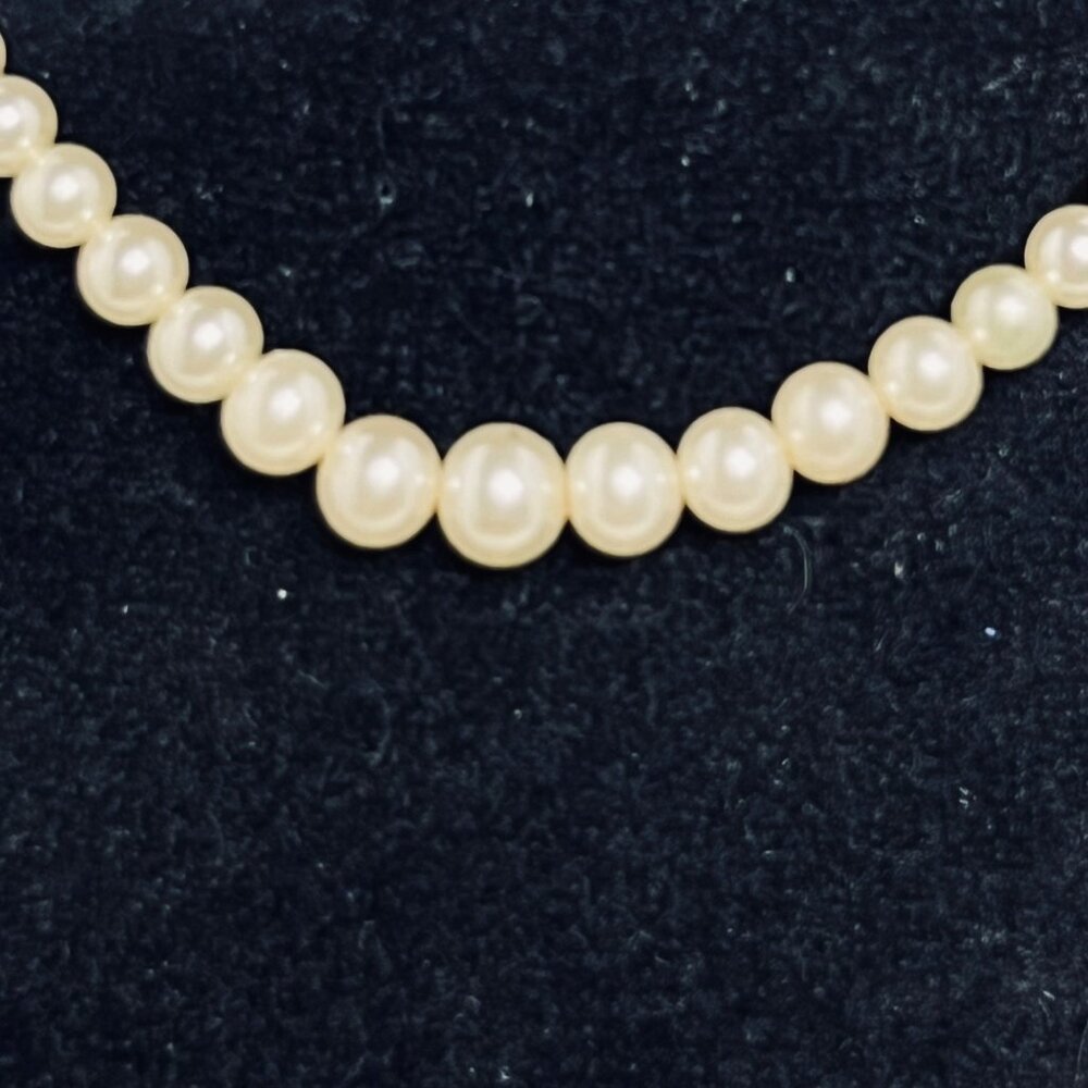 Vintage Dainty Graduated Faux Pearl Choker Necklace (5327) - Picture 3 of 5